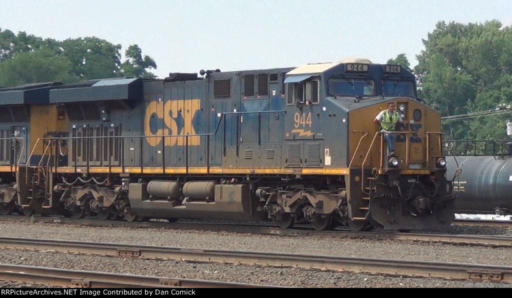 CSX 944